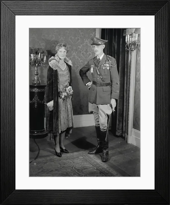 Framed Print : Amelia Earhart Posing with Leonard Cox Framed Print : Amelia Earhart Posing with Leonard Cox