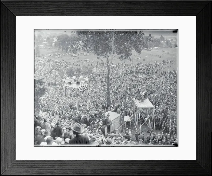 Framed Print : Crowds Waiting
