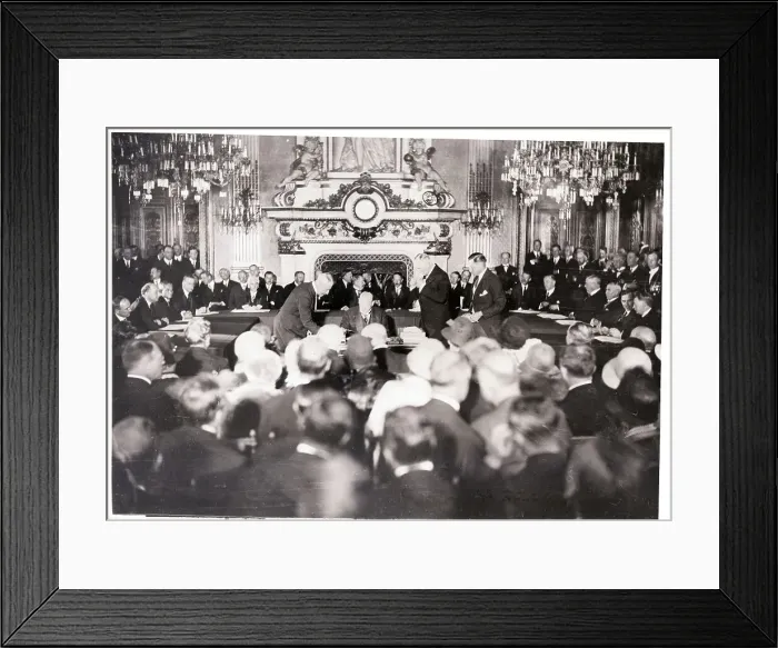 Framed Print : Signing Kellogg-Briand Pact in Palace Framed Print : Signing Kellogg-Briand Pact in Palace