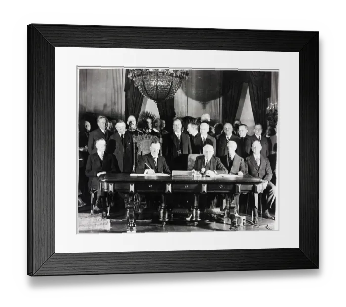 Framed Print : President Coolidge Signs Kellogg-Briand Pact Framed Print : President Coolidge Signs Kellogg-Briand Pact