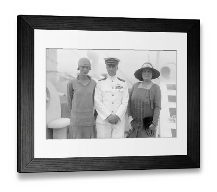 Framed Print : Amelia Earhart with Richard Byrd and Mrs. Frederick Guest Framed Print : Amelia Earhart with Richard Byrd and Mrs. Frederick Guest