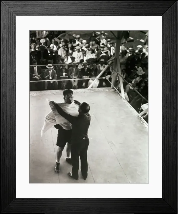 Framed Print : Lou Fink Wrapping Gene Tunney in Towels Framed Print : Lou Fink Wrapping Gene Tunney in Towels