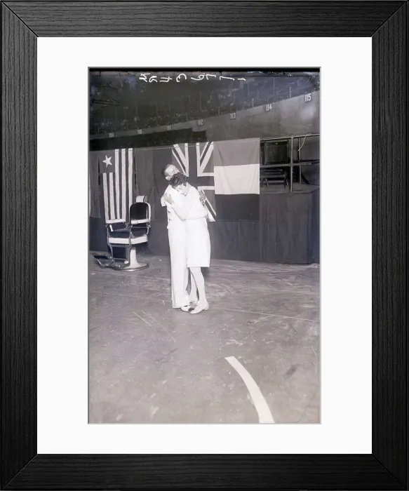 Framed Print : Couple Dancing in Marathon