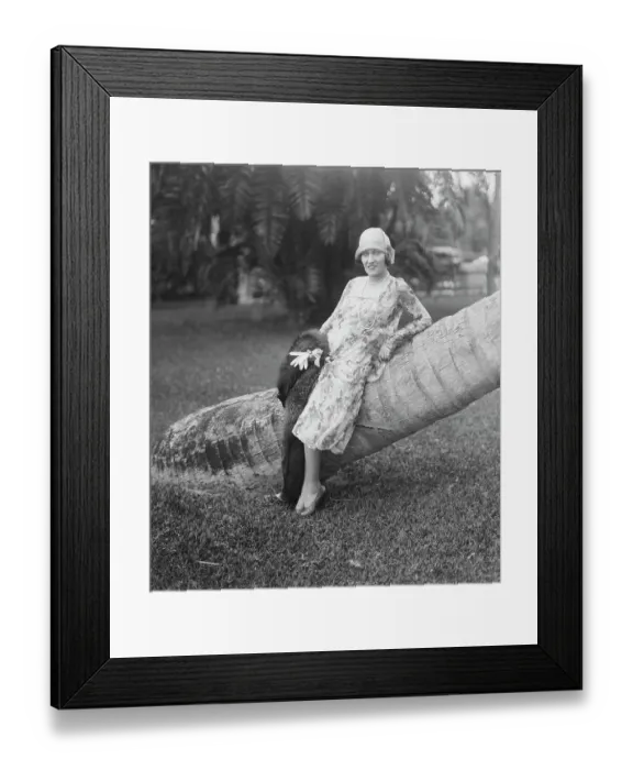 Framed Print : Gloria Swanson In Palm Beach, Florida Framed Print : Gloria Swanson In Palm Beach, Florida