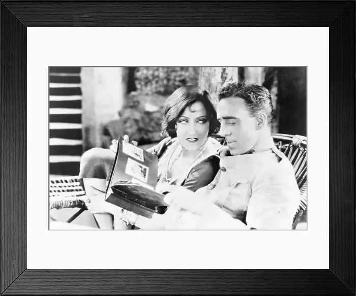 Framed Print : Gloria Swanson And Director Raoul Walsh Framed Print : Gloria Swanson And Director Raoul Walsh