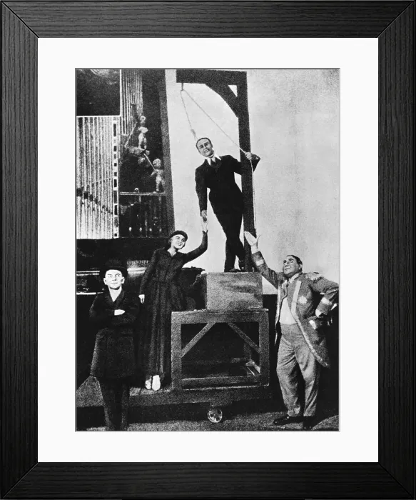 Framed Print : Final Scene in Die Dreigoschenoper Framed Print : Final Scene in Die Dreigoschenoper