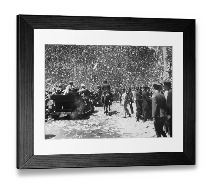 Framed Print : New York Ticker Tape Parade for Lindbergh Framed Print : New York Ticker Tape Parade for Lindbergh