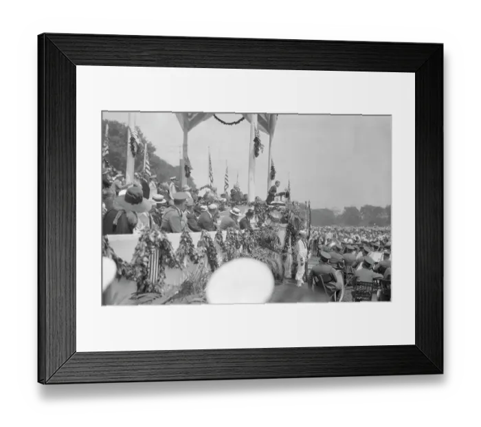 Framed Print : Portrait of Charles Lindbergh Addressing Crowd