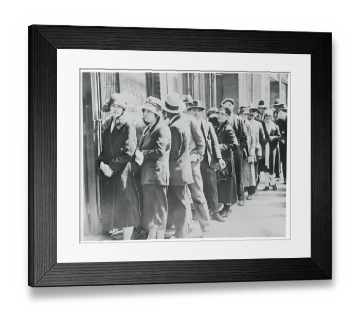Framed Print : Line of Patrons at Liquor Store