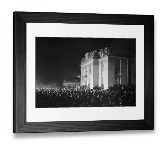 Framed Print : Massive Crowd Surrounding Charles Lindbergh Arrival in Paris Framed Print : Massive Crowd Surrounding Charles Lindbergh Arrival in Paris