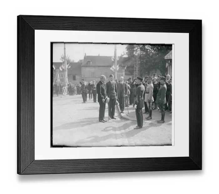 Framed Print : Charles Lindbergh Receiving Welcome on Transatlantic Landing Framed Print : Charles Lindbergh Receiving Welcome on Transatlantic Landing