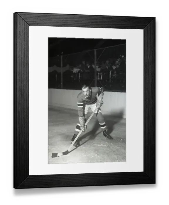 Framed Print : Joe Rocco of the New York Rangers. Circa 1927 (Photo by Bettmann Archive / Getty Images) Framed Print : Joe Rocco of the New York Rangers. Circa 1927 (Photo by Bettmann Archive / Getty Images)