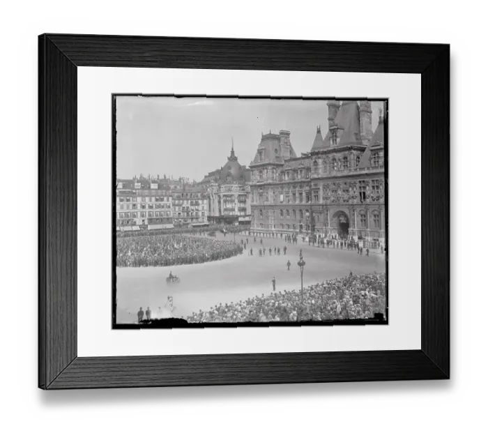 Framed Print : Parisian Crowds Waiting for Sight of Charles Lindbergh Framed Print : Parisian Crowds Waiting for Sight of Charles Lindbergh