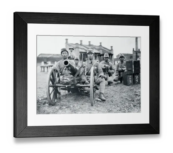 Framed Print : Soldiers with Mountain Battery Gun Framed Print : Soldiers with Mountain Battery Gun