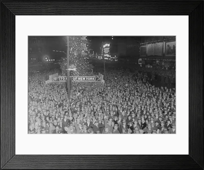 Framed Print : Times Square On New Year'S Eve