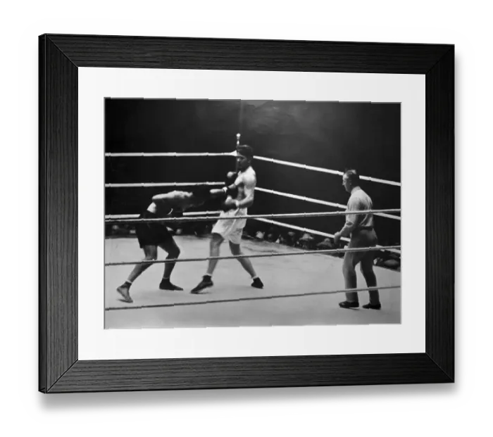 Framed Print : Jack Dempsey in Boxing Match With Gene Tunney Framed Print : Jack Dempsey in Boxing Match With Gene Tunney