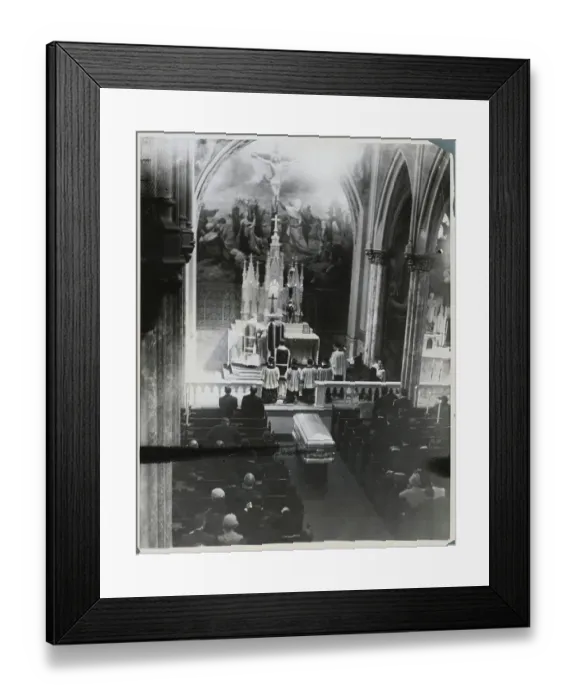 Framed Print : Funeral Service for Rudolph Valentino Framed Print : Funeral Service for Rudolph Valentino
