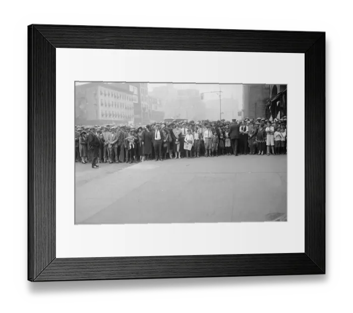 Framed Print : Crowd Waiting for Rudolph Valentino Funeral Framed Print : Crowd Waiting for Rudolph Valentino Funeral