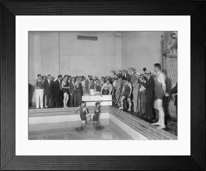 Framed Print : Crowd Surrounding Houdini in Pool Framed Print : Crowd Surrounding Houdini in Pool