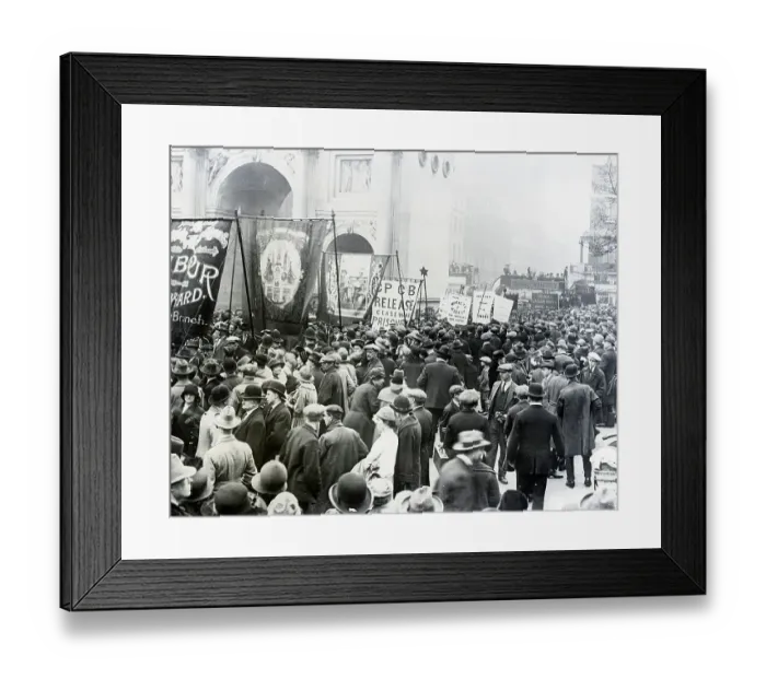 Framed Print : Unionists and Demonstrators at Marble Arch Framed Print : Unionists and Demonstrators at Marble Arch