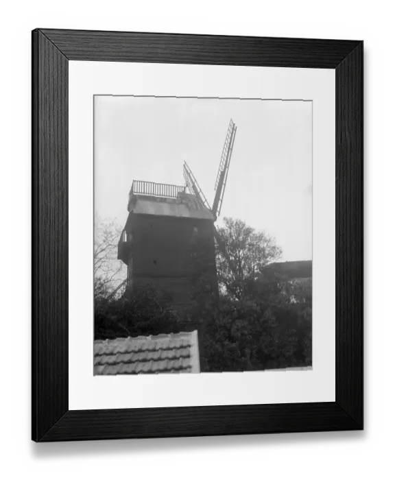 Framed Print : Old World Still Lingers in Montmartre Framed Print : Old World Still Lingers in Montmartre