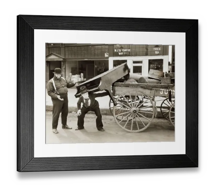 Framed Print : Harry Langdon in Fiddlesticks Framed Print : Harry Langdon in Fiddlesticks