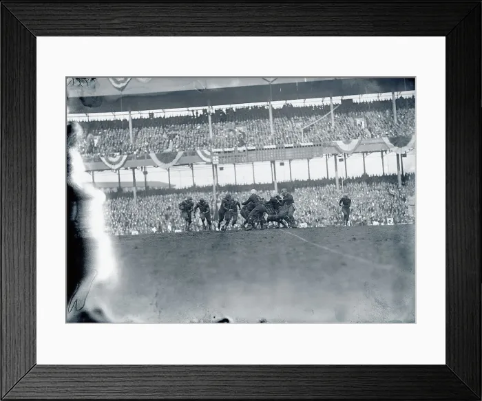 Framed Print : Red Grange Making Professional Debut Framed Print : Red Grange Making Professional Debut