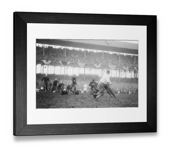 Framed Print : Chicago Bears Football Team Playing Against New York Giants Framed Print : Chicago Bears Football Team Playing Against New York Giants