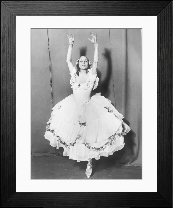 Framed Print : Anna Pavlova, Ballerina, Rehearsing Framed Print : Anna Pavlova, Ballerina, Rehearsing