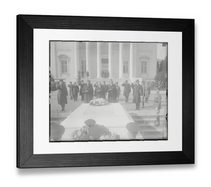 Framed Print : President Calvin Coolidge and White House Secretaries at Ceremony Framed Print : President Calvin Coolidge and White House Secretaries at Ceremony