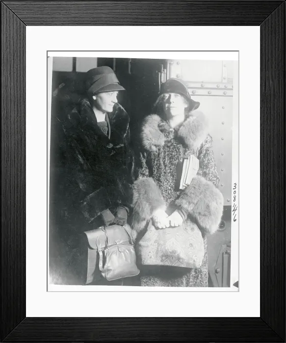 Framed Print : Mrs. Nicholas Longworth and Friend Posing Together for Press Framed Print : Mrs. Nicholas Longworth and Friend Posing Together for Press