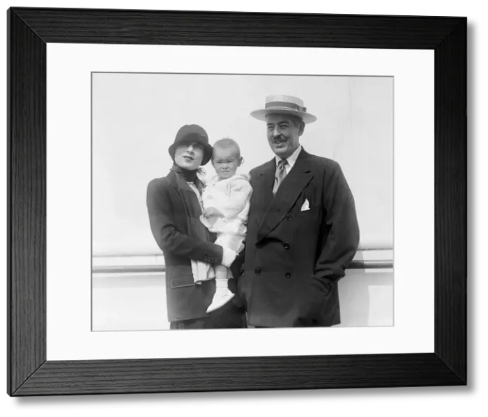 Framed Print : Mr. and Mrs. Reginald Vanderbilt Posing with Their Daughter Framed Print : Mr. and Mrs. Reginald Vanderbilt Posing with Their Daughter