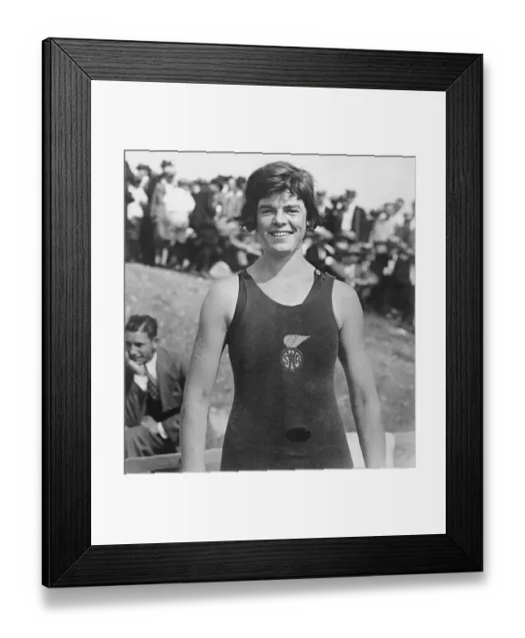 Framed Print : Swimming Professional Agnes Geraghty Pausing for Camera Framed Print : Swimming Professional Agnes Geraghty Pausing for Camera