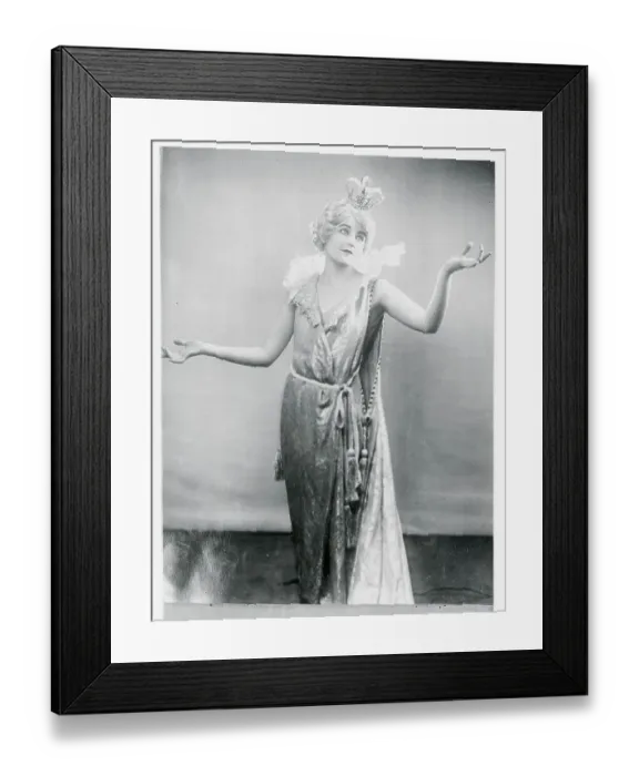 Framed Print : Portrait of Kyra Alanova Framed Print : Portrait of Kyra Alanova