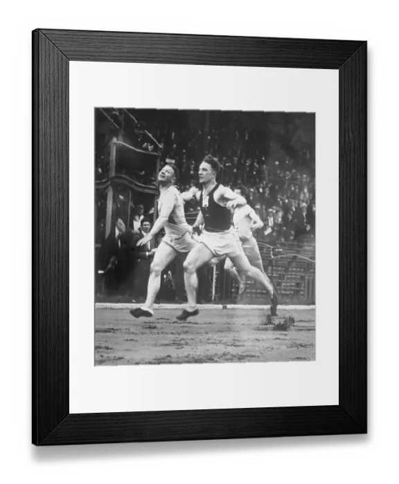 Framed Print : Murchison Defeating Paddock in 200-Yard Race Framed Print : Murchison Defeating Paddock in 200-Yard Race