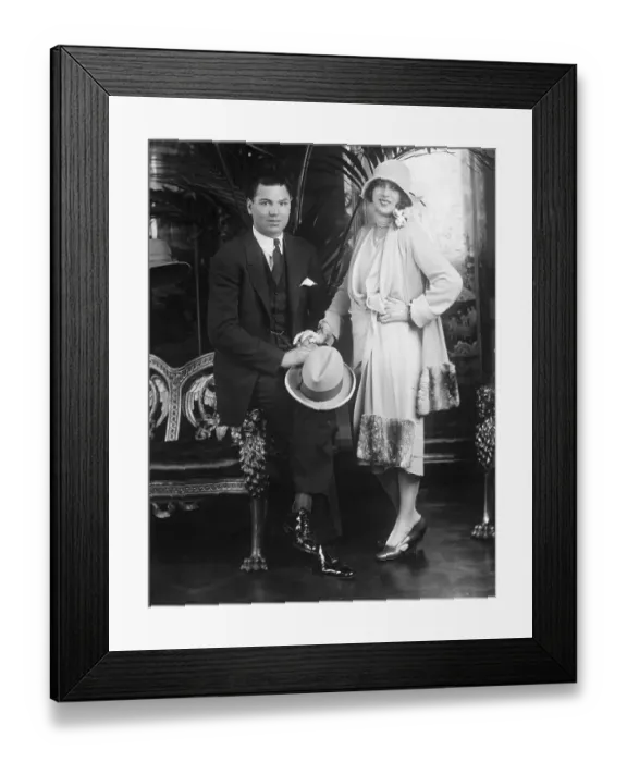 Framed Print : Jack Dempsey Shopping with Estelle Taylor Framed Print : Jack Dempsey Shopping with Estelle Taylor