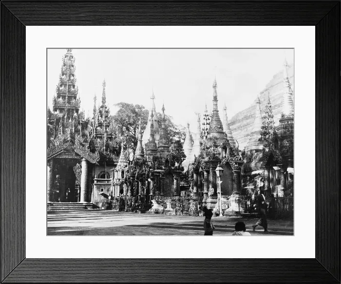 Framed Print : Shwe Dagon Pagoda in Burma Framed Print : Shwe Dagon Pagoda in Burma