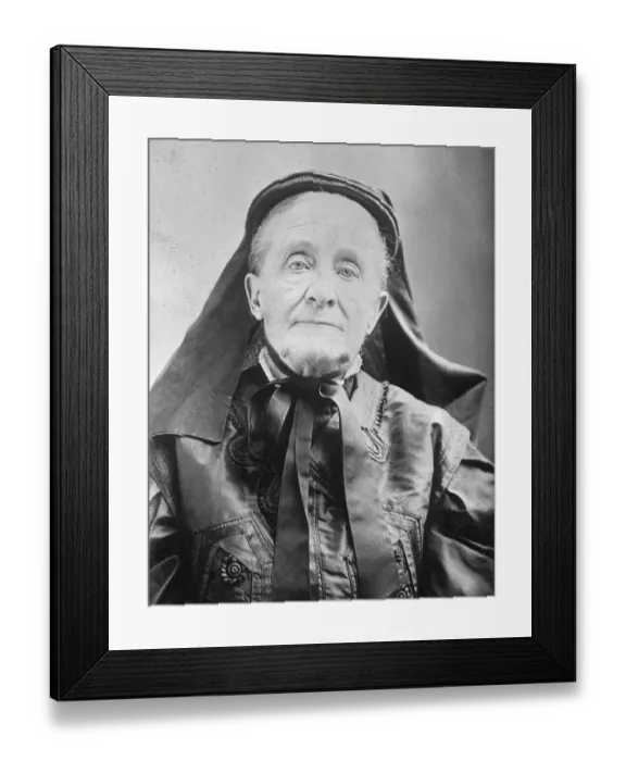 Framed Print : Headshoulders Photo Of Elderly Woman Framed Print : Headshoulders Photo Of Elderly Woman