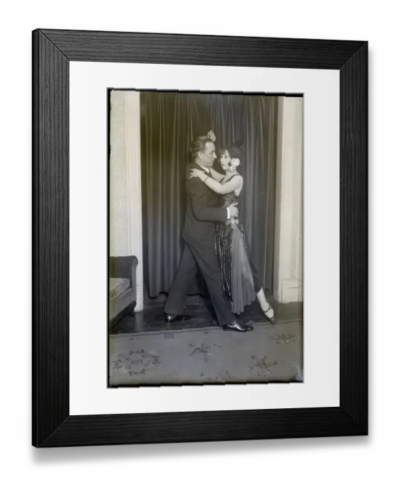 Framed Print : Couple Tango Dancing Framed Print : Couple Tango Dancing