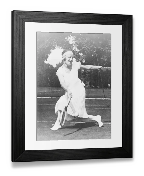 Framed Print : Suzanne Lenglen Playing Tennis Framed Print : Suzanne Lenglen Playing Tennis