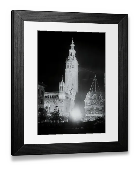 Framed Print : Madison Square Garden at Night Framed Print : Madison Square Garden at Night