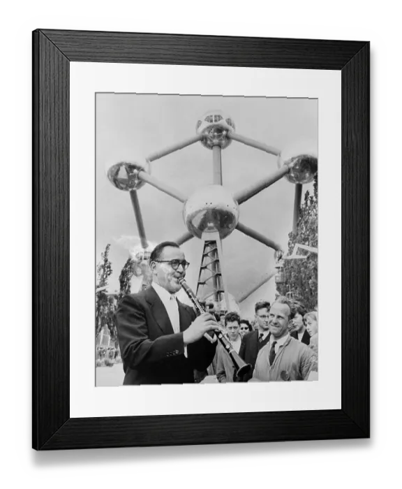 Framed Print : Irving Selzer Playing Outside in New York Framed Print : Irving Selzer Playing Outside in New York