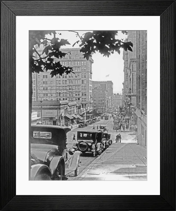 Framed Print : Powell Street, San Francisco Framed Print : Powell Street, San Francisco