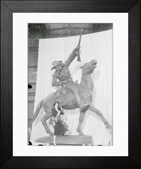 Framed Print : Mrs. Harry Payne Whitney Inspecting a sculpture Framed Print : Mrs. Harry Payne Whitney Inspecting a sculpture