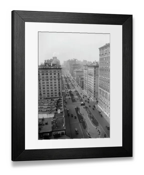 Framed Print : Looking North on Park Avenue Framed Print : Looking North on Park Avenue