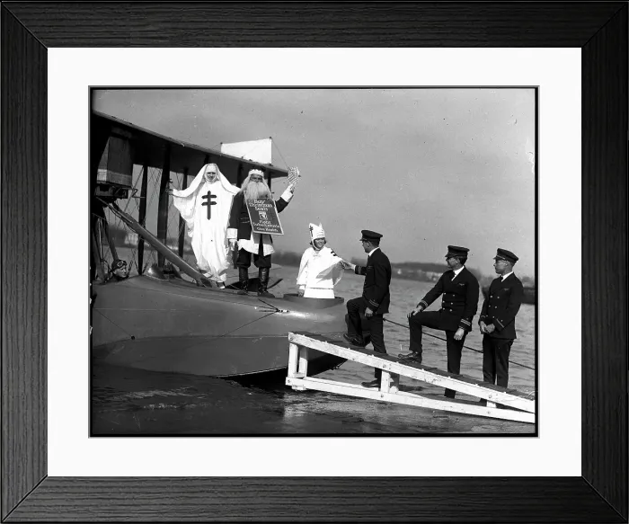 Framed Print : Santa Claus Arriving on Seaplane Framed Print : Santa Claus Arriving on Seaplane
