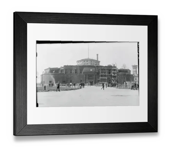 Framed Print : Exterior of Battery Park Aquarium Framed Print : Exterior of Battery Park Aquarium