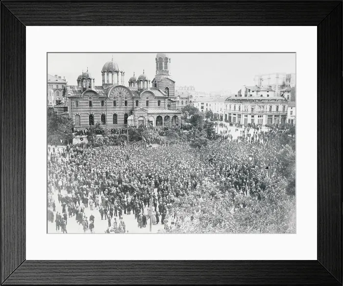 Framed Print : Large Crowd Outside Cathedral