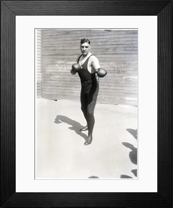 Framed Print : Jess Willard Strikes Fighting Pose Framed Print : Jess Willard Strikes Fighting Pose
