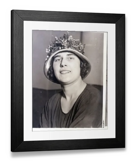 Framed Print : Elizabeth Honey Sullivan Framed Print : Elizabeth Honey Sullivan